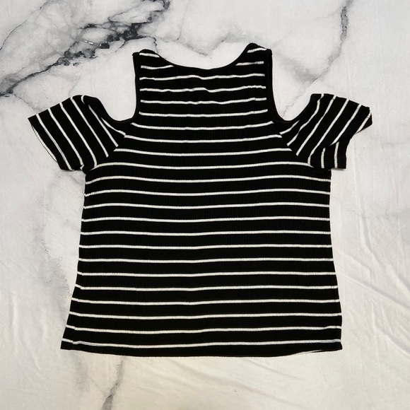 Striped Cold Shoulder Top - Picture 3 of 3